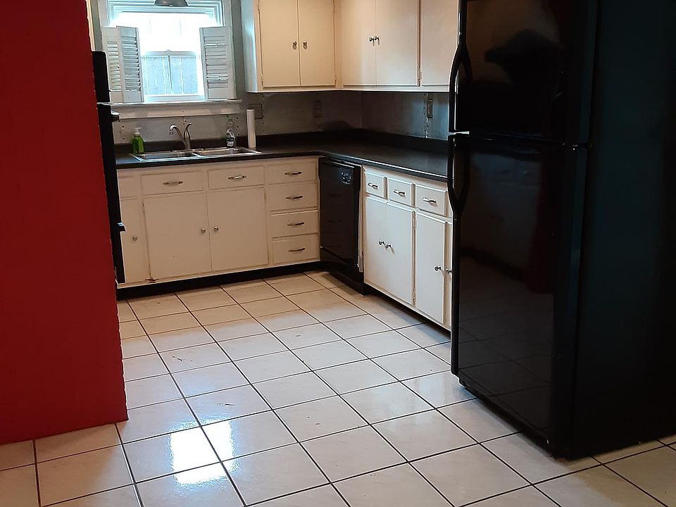 1st image of 4610 1/2 Bradley Dr