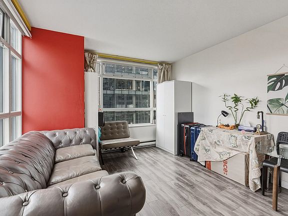 5th image of 438 Seymour St #909