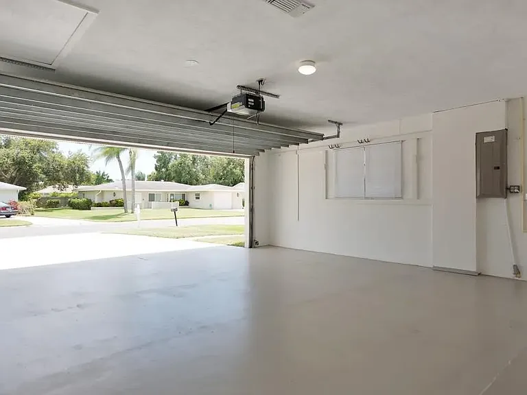 3379 Bougainvillea St — Photo 25