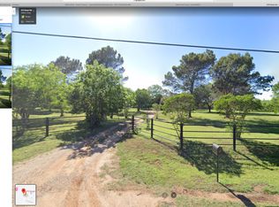 673 Stuart Rd, Adkins, TX 78101