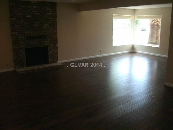 2nd image of 2116 Los Altos St