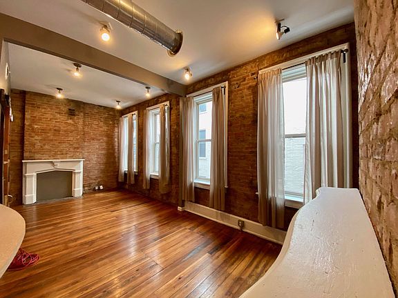 4th image of 1309-11 Main St #303