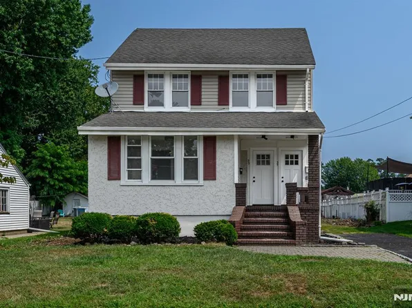 35 Amsterdam Ave, Teaneck, NJ 07666