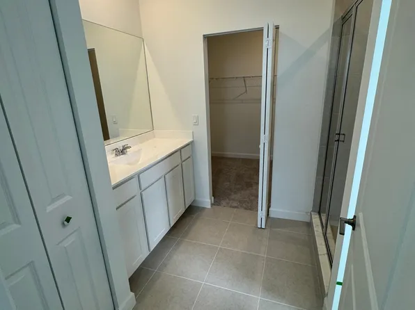 834 SE Grovebush Ln, Port Saint Lucie, FL 34984
