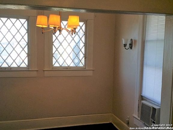4th image of 702 E Grayson St #1