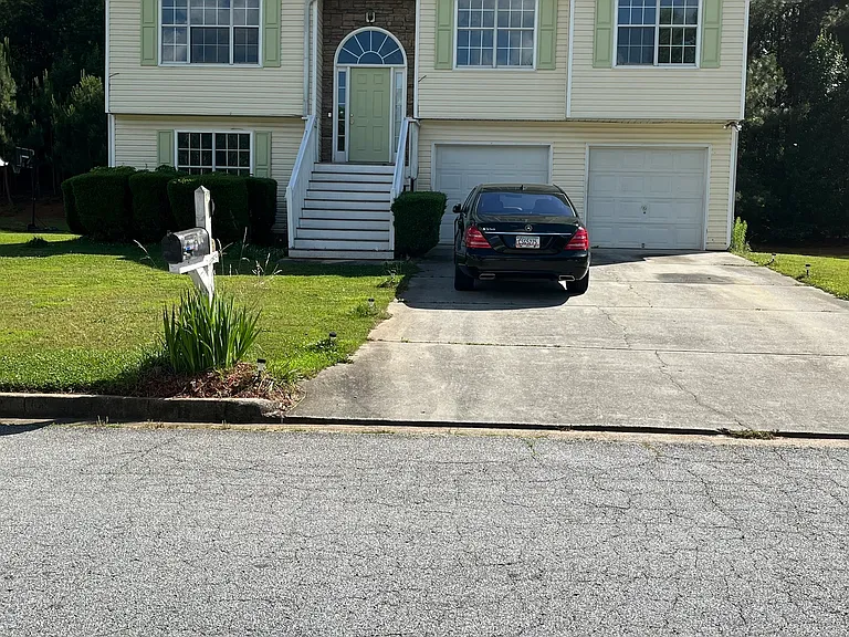 506 Rosewood Cir — Photo 1