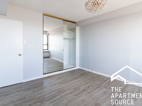 3rd image of 4184 N Marine Dr #1505
