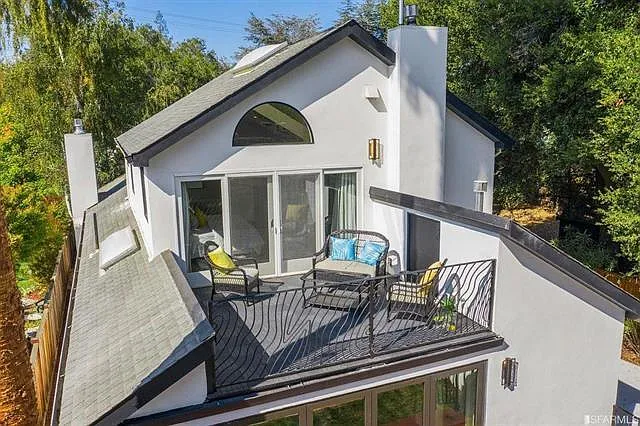54 Watkins Ave — Photo 22