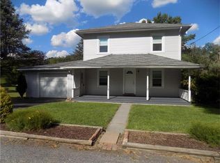5427 Mauser St, Laurys Station, PA 18059