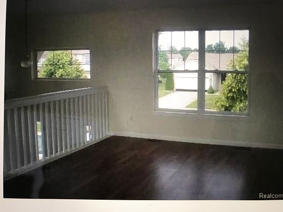 3rd image of 2590 Driftwood Dr