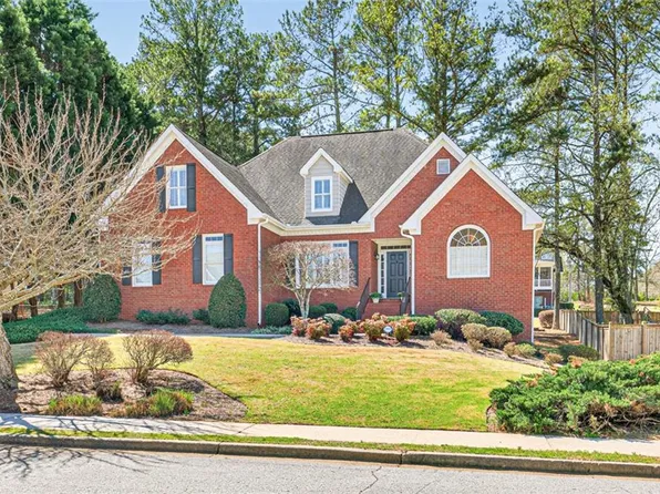 1369 Megan Danielle Dr, Lilburn, GA 30047