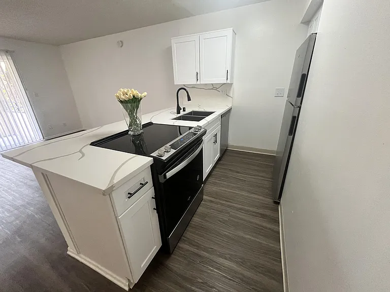 The Terrace Apartments — Photo 6