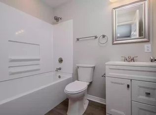 365 Eisenhower Ct, Hemet, CA 92543