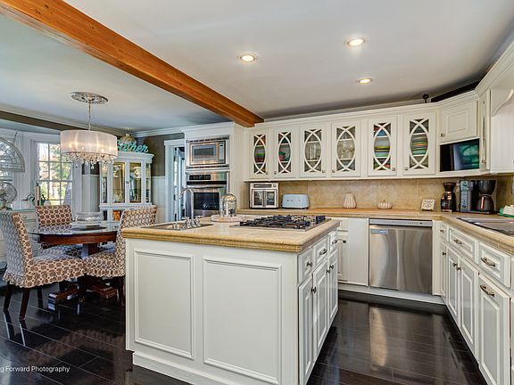 4th image of 11333 Hiawatha Ln