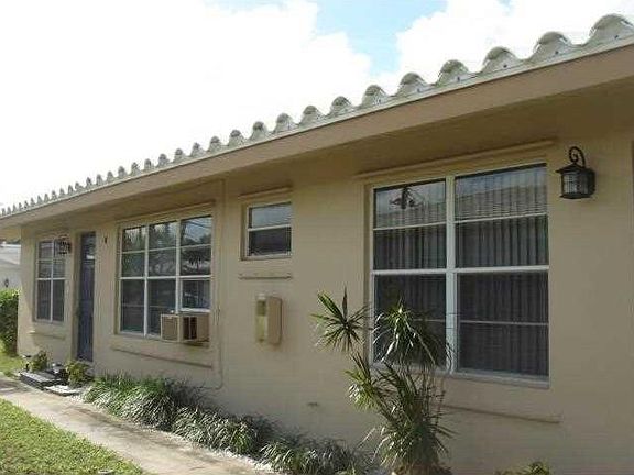 5th image of 707 SE 14th Ct