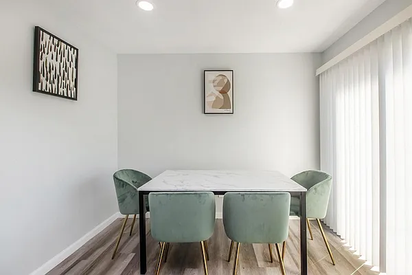 Sierra Heights Apartments — Photo 9