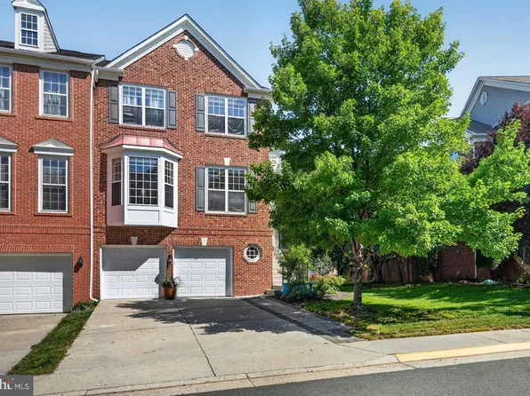 45784 Mountain Pine Sq, Sterling, VA 20166