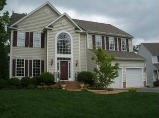 5712 Stephens Point Ct, Chester, VA 23831