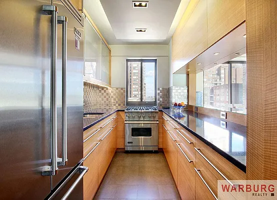 Sold by Warburg | media 14