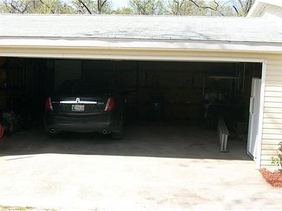 4th image of 90 Marietta Cir