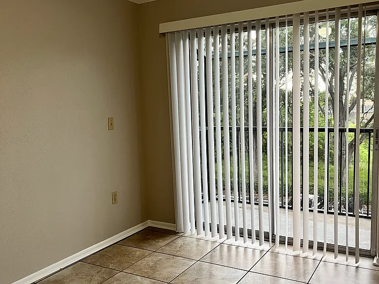 121 Oyster Bay Cir #360 — Photo 9