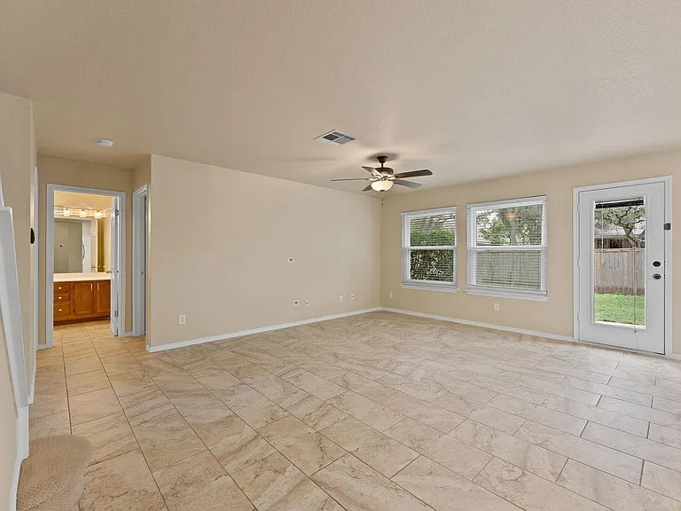 2104 Lobelia Dr — Photo 8