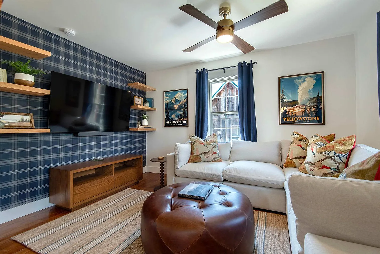 3 bed, 3.0 bath, $5,202 — Photo 2