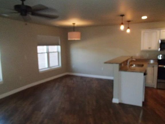 4th image of 115 Silver Lake Plz APT 207