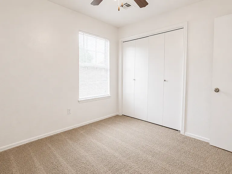 Cape Cod Apartments — Photo 28