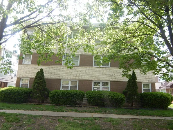 314 Beach Ave APT 2D, La Grange Park, IL 60526