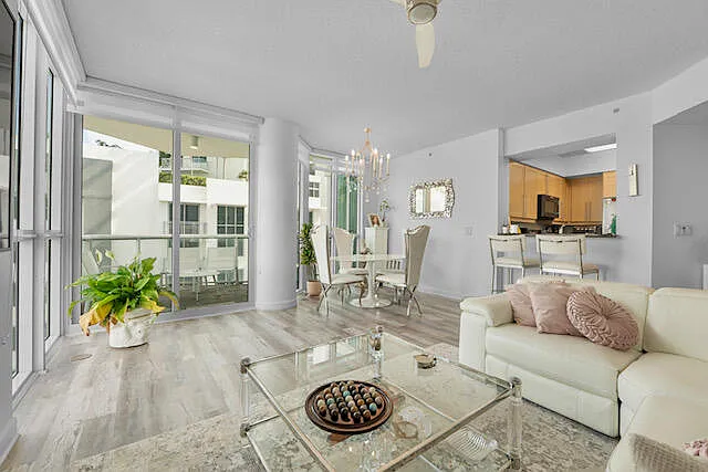 111 SE 8th Ave #705 — Photo 3