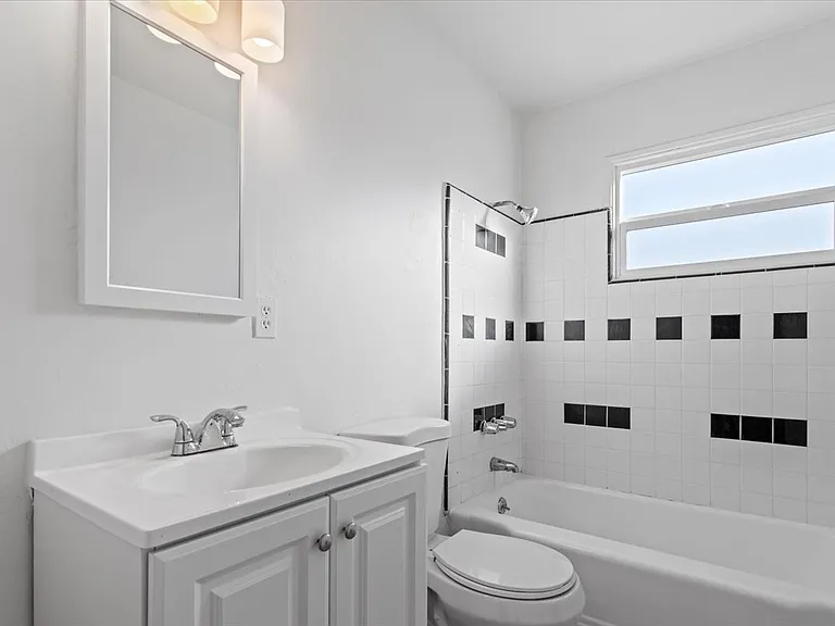 1725 S Robertson Blvd #7 — Photo 8
