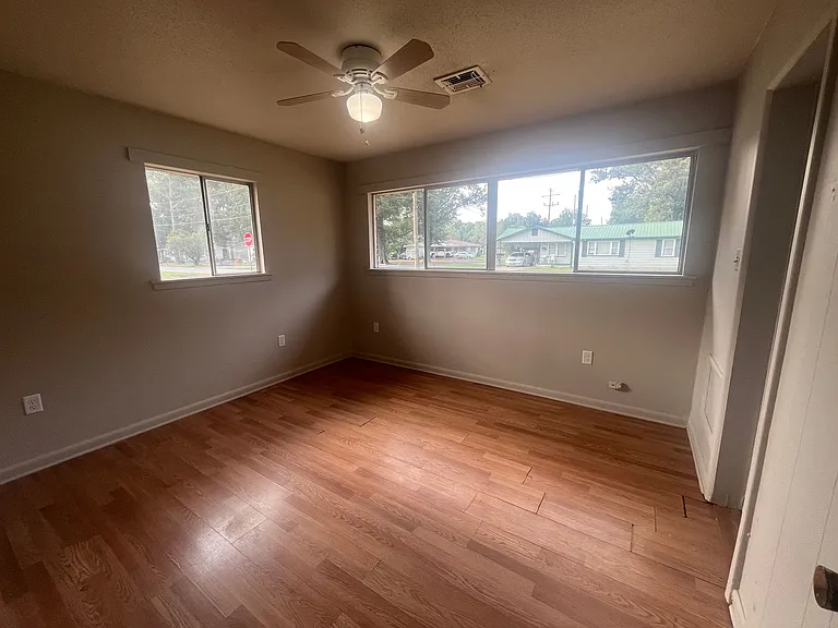 120 E Palm St — Photo 22