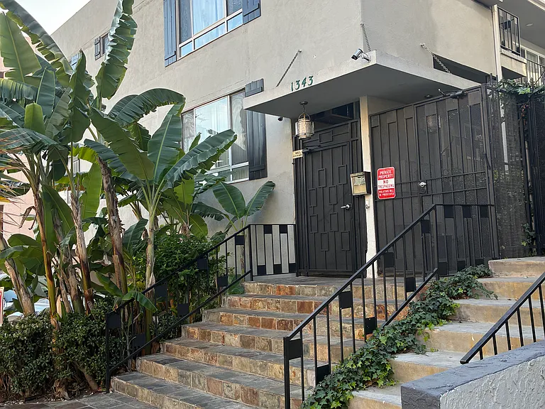 1343 N Sierra Bonita Ave #10 — Photo 4