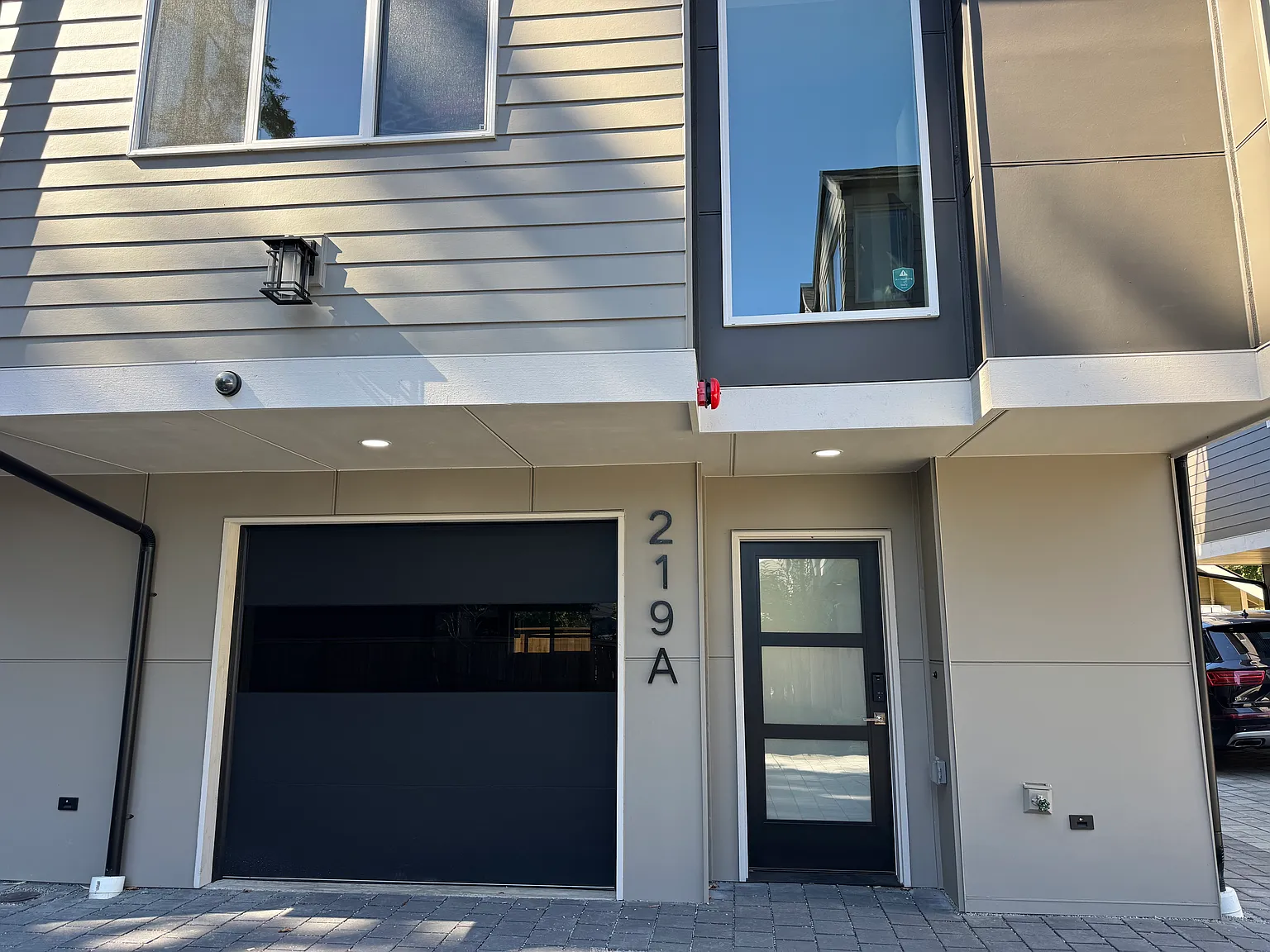 2 bed, 2.5 bath, 1350 sqft, $3,500 — Photo 2