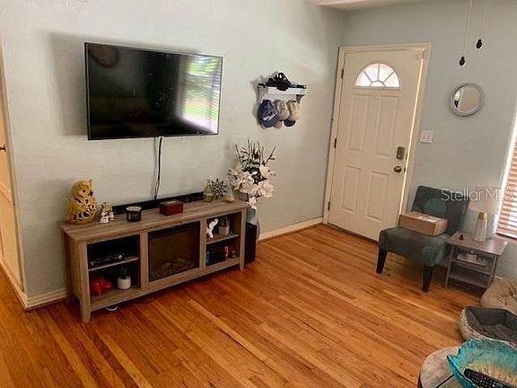 2nd image of 3111 Wessex St