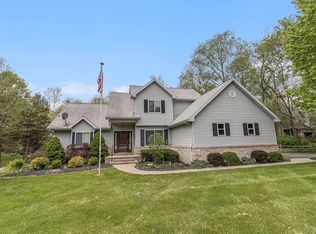 11356 Tall Shadows Ct, Pinckney, MI 48169