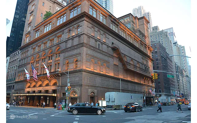 Rented by Douglas Elliman | media 26