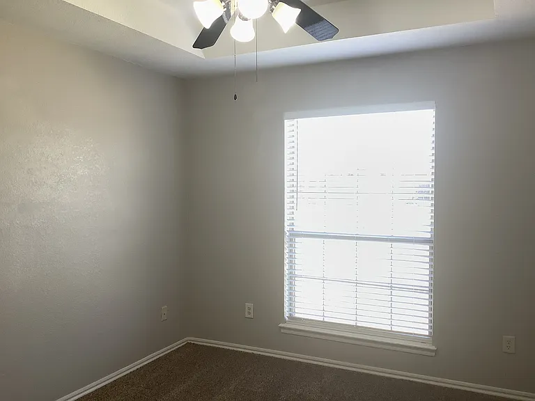 1424 SW 23rd St — Photo 20