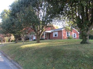 2321 Cretsinger Dr, Johnson City, TN 37601
