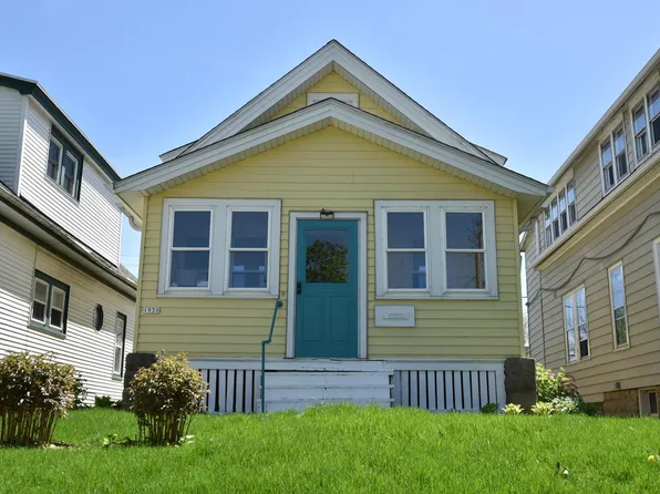1931 E Hillcrest AVENUE, Milwaukee, WI 53207
