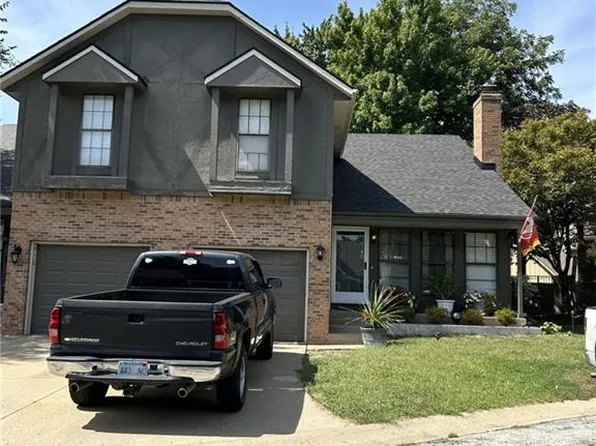 10140 W 86th St, Overland Park, KS 66212