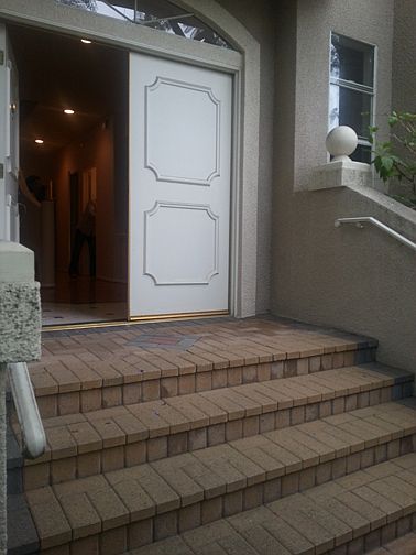 1st image of 4630 Woodley Ave Unit 108