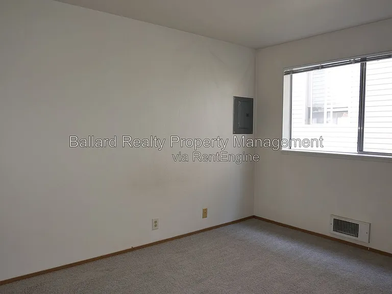 3232 21st Ave W #102 — Photo 13