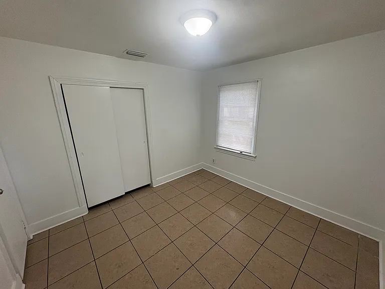 414 Morgan Ave — Photo 3