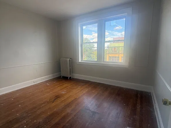 207-208 S Harrison St, East Orange, NJ