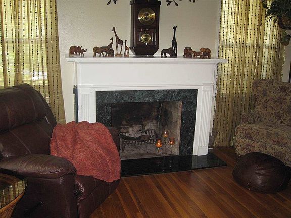 4th image of 2550 Louisiana St