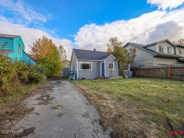 3405 Lois Dr, Anchorage, AK 99517
