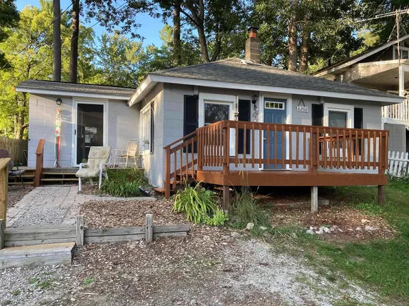 6266 10th St, Twin Lake, MI 49457
