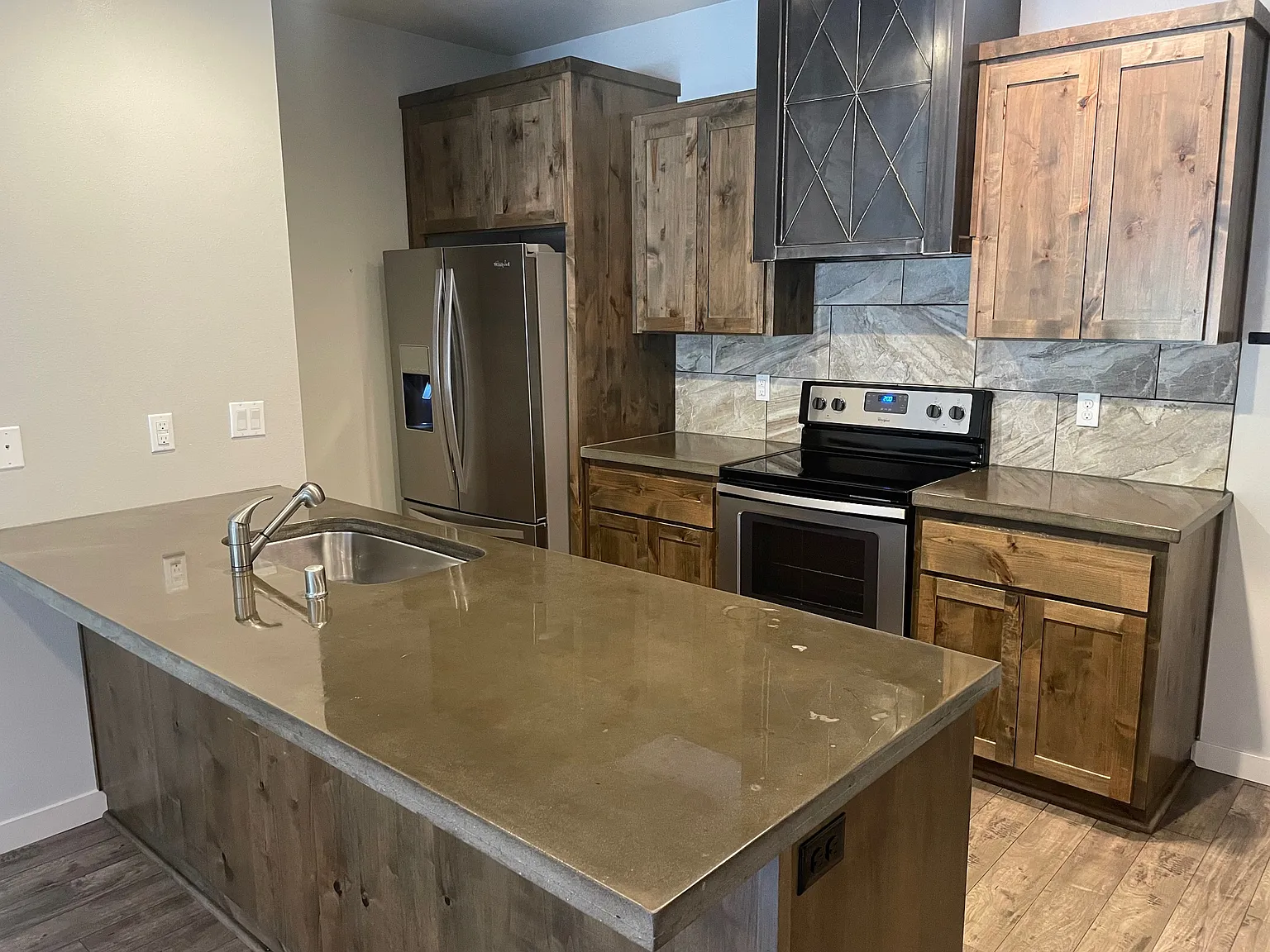3 bed, 2.5 bath, 1492 sqft, $2,500 — Photo 3
